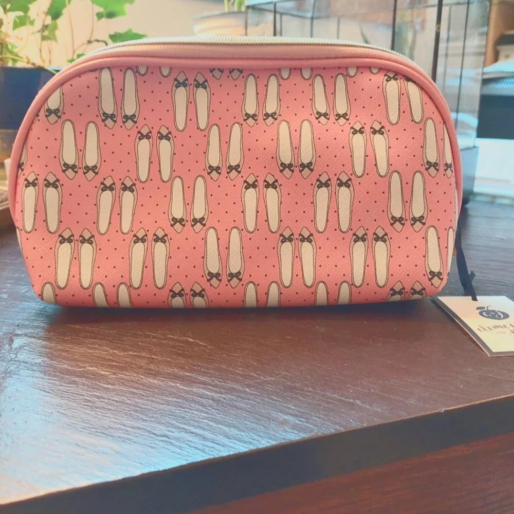 NEW! Clementine & Jane Cosmetics Bag With Shoe Design Pink, White, Tan, Blk $28